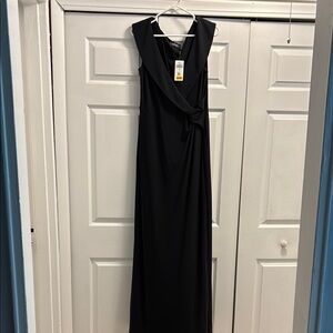 Ralph Lauren Black Sleeveless V-Neck Gown